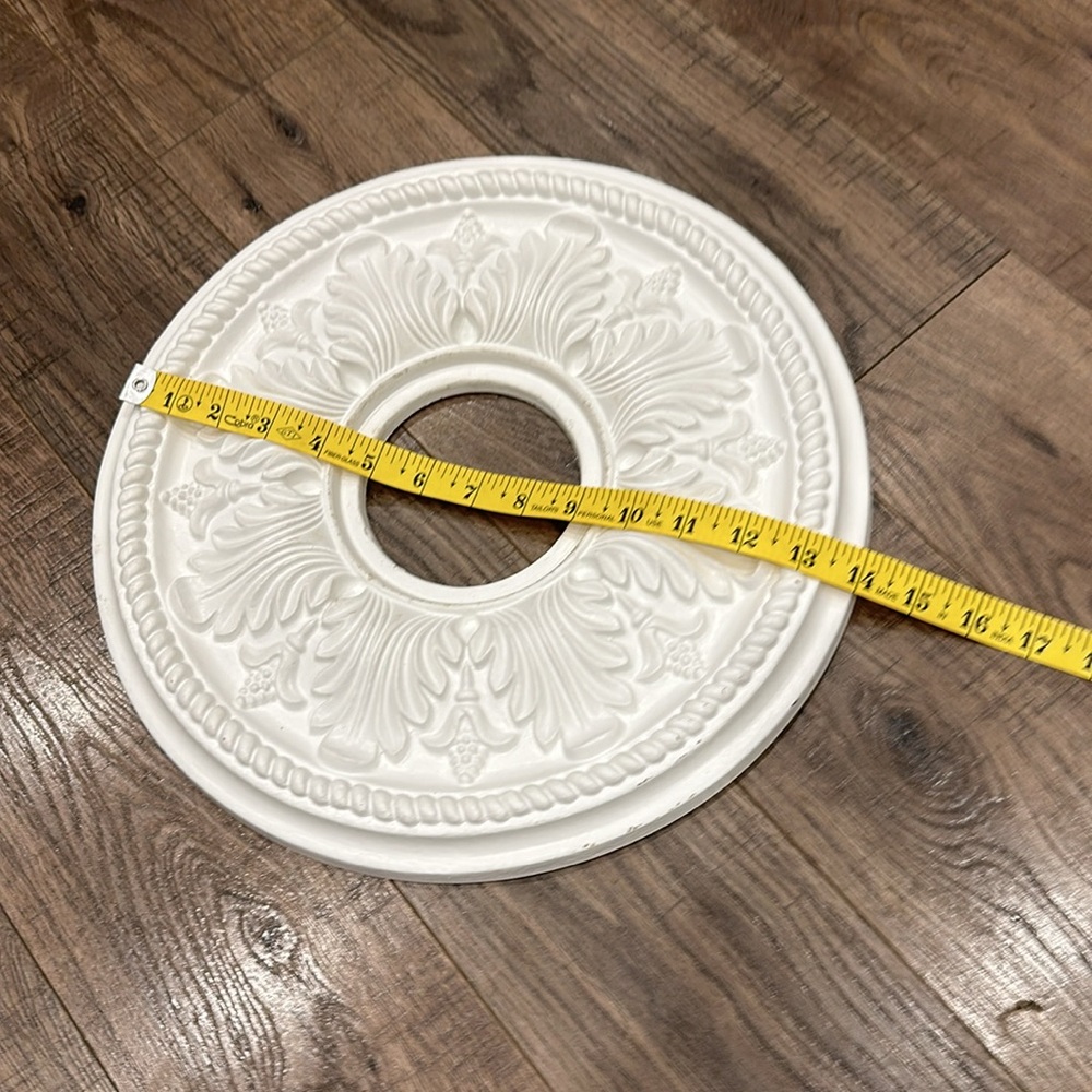 Decorative Medallion - Picture 3 of 4